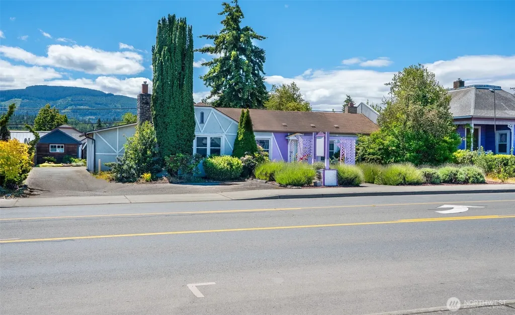 243 W Washington Street Sequim WA 98382