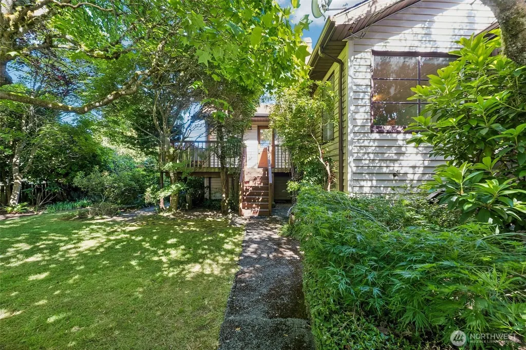 8812 Dibble Avenue NW Seattle WA 98117
