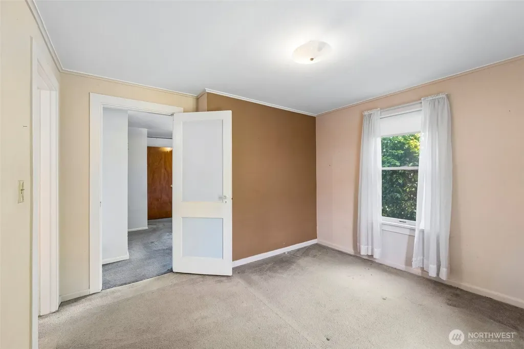 8812 Dibble Avenue NW Seattle WA 98117