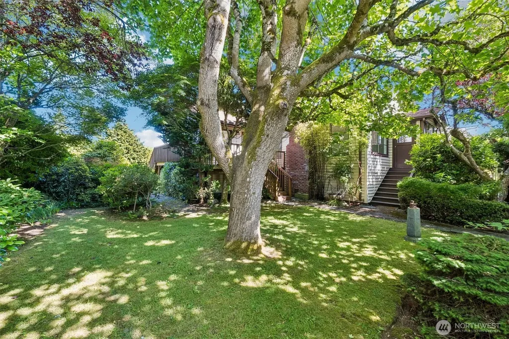 8812 Dibble Avenue NW Seattle WA 98117