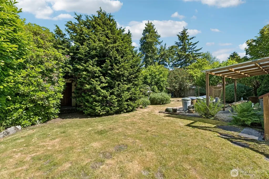8812 Dibble Avenue NW Seattle WA 98117