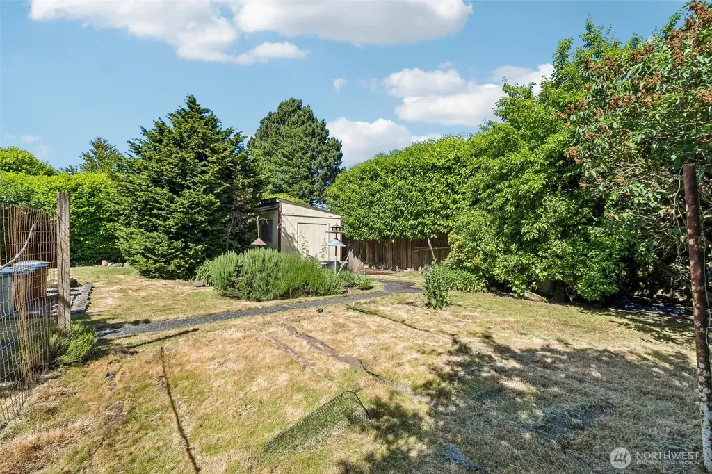8812 Dibble Avenue NW Seattle WA 98117
