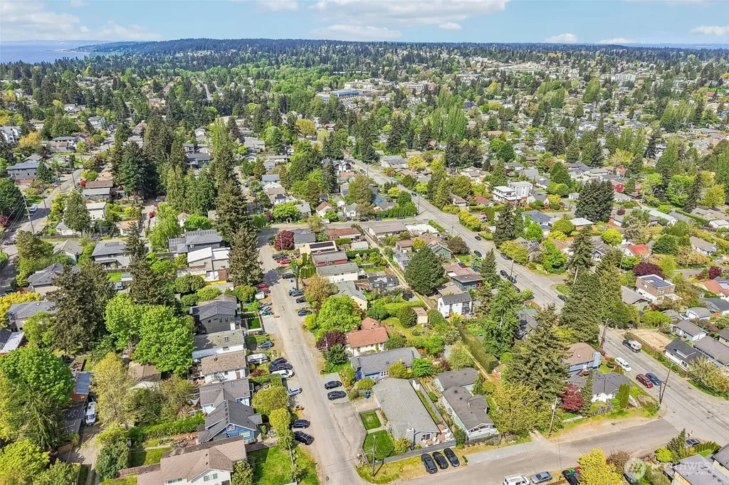 8812 Dibble Avenue NW Seattle WA 98117