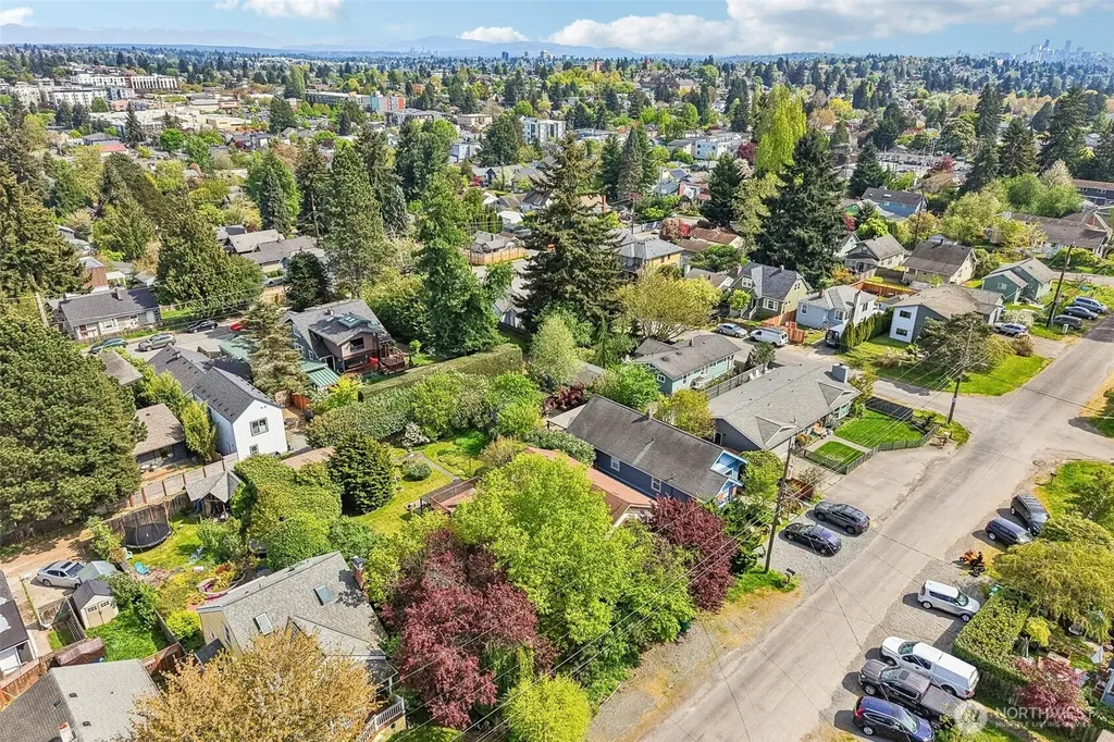 8812 Dibble Avenue NW Seattle WA 98117
