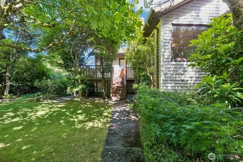 8812 Dibble Avenue NW Seattle WA 98117
