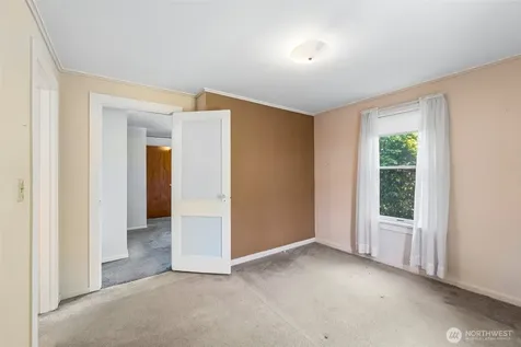 8812 Dibble Avenue NW Seattle WA 98117