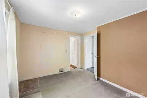 8812 Dibble Avenue NW Seattle WA 98117