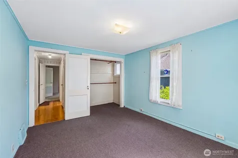 8812 Dibble Avenue NW Seattle WA 98117