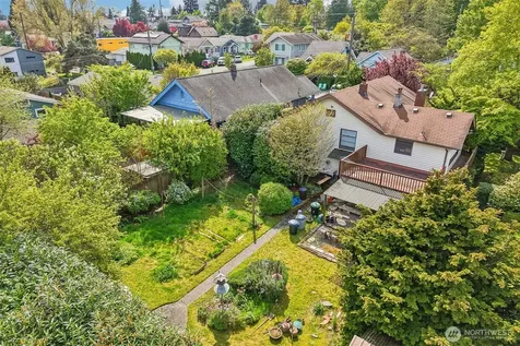 8812 Dibble Avenue NW Seattle WA 98117