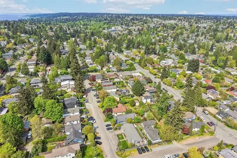 8812 Dibble Avenue NW Seattle WA 98117