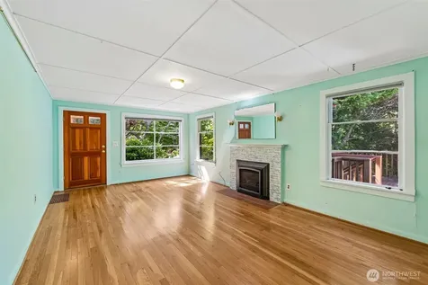 8812 Dibble Avenue NW Seattle WA 98117