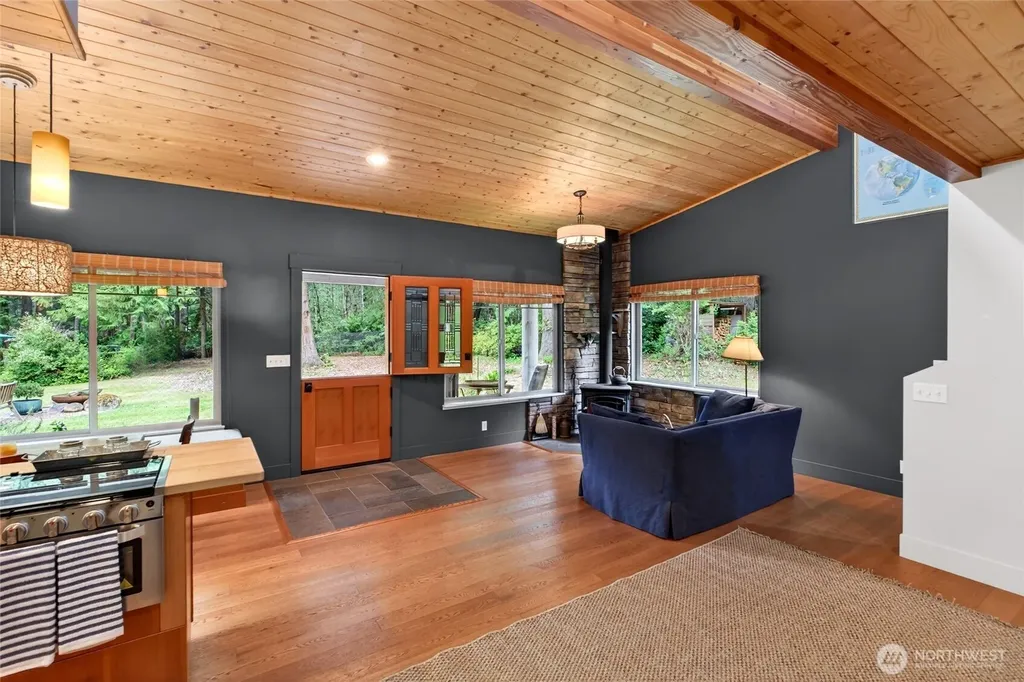 9615 Otso Point Road Anderson Island WA 98303