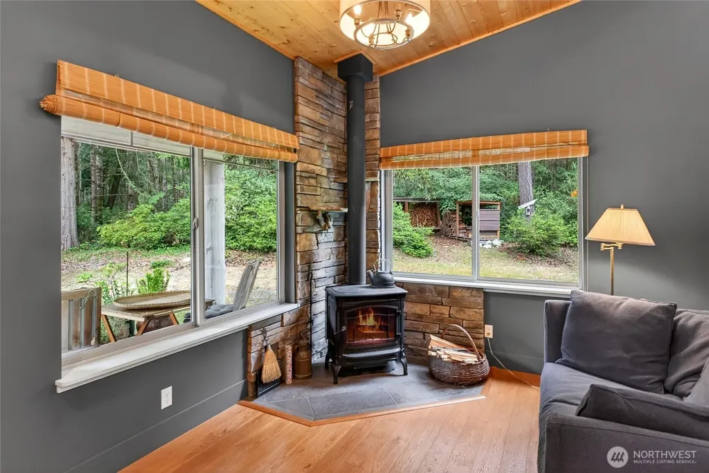 9615 Otso Point Road Anderson Island WA 98303