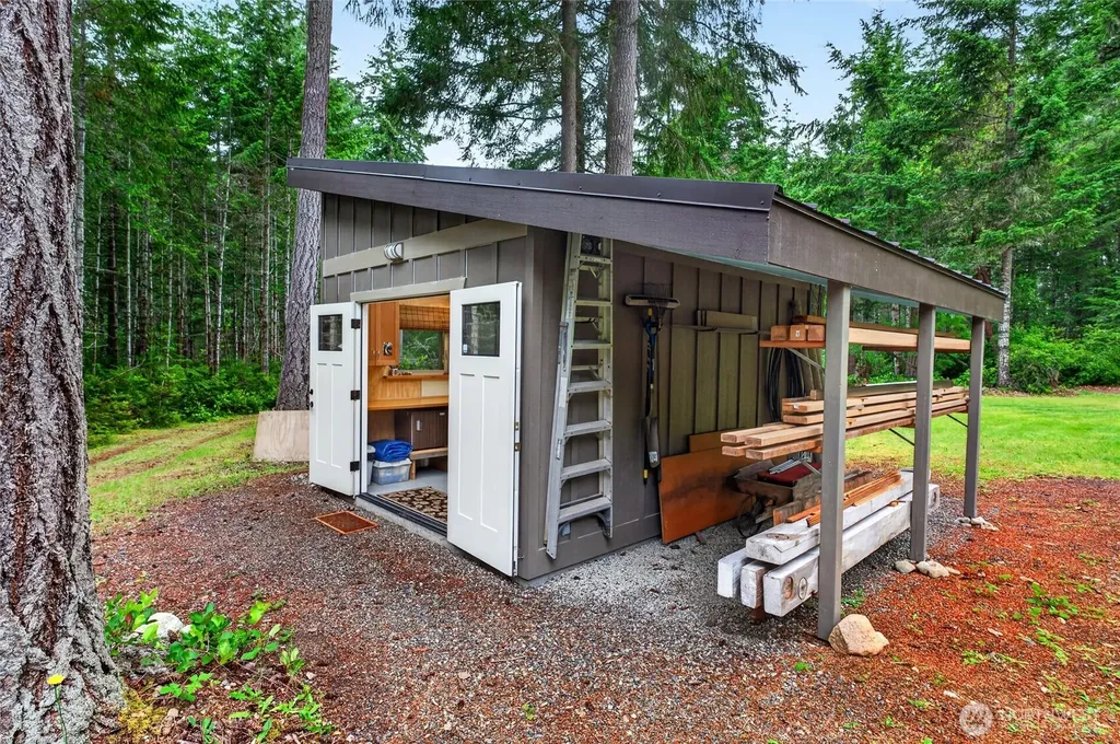 9615 Otso Point Road Anderson Island WA 98303