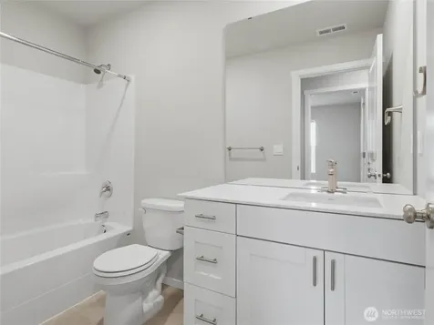 4252 Savannah Loop NE Olympia WA 98516