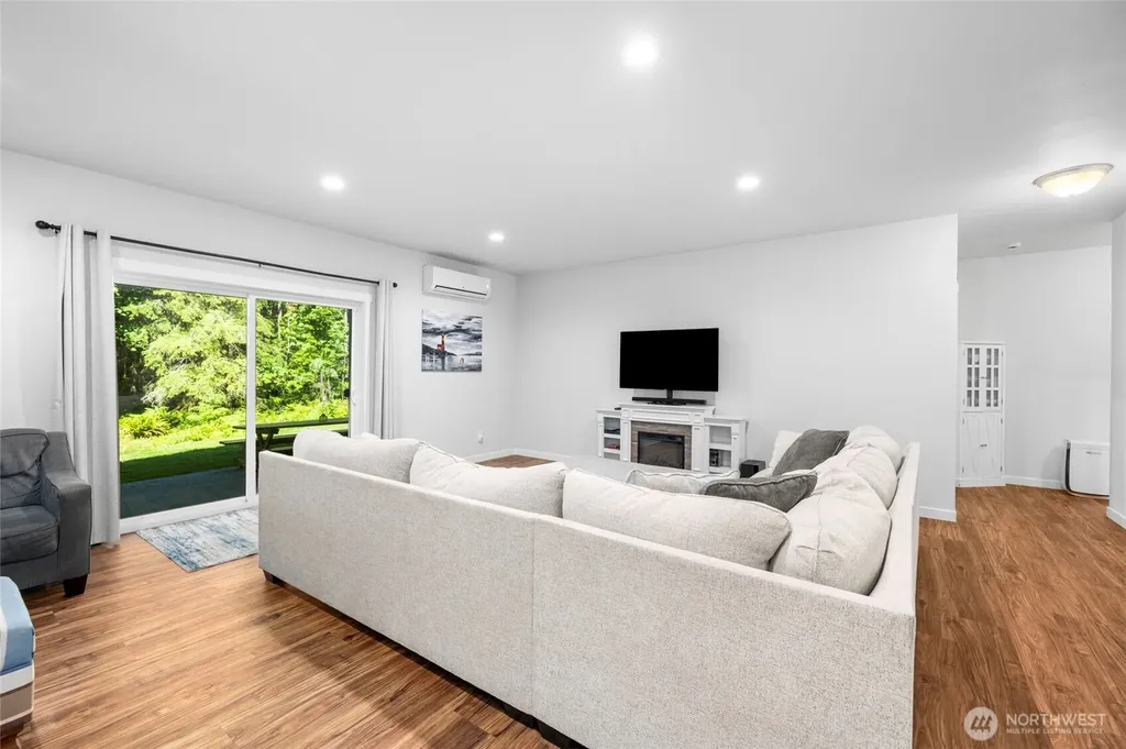 8738 Timberland Court Concrete WA 98237