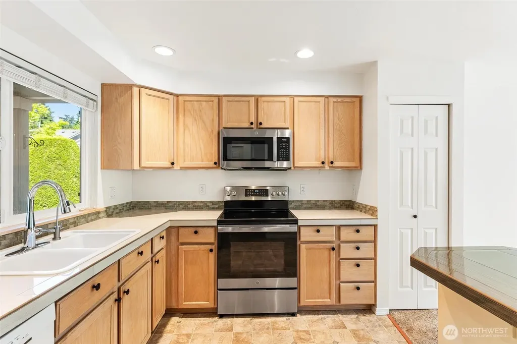 5731 14th Drive W Everett WA 98203