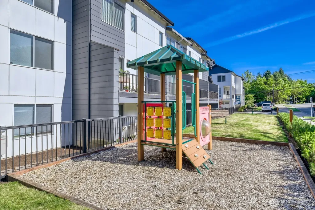14715 Admiralty Way Lynnwood WA 98087