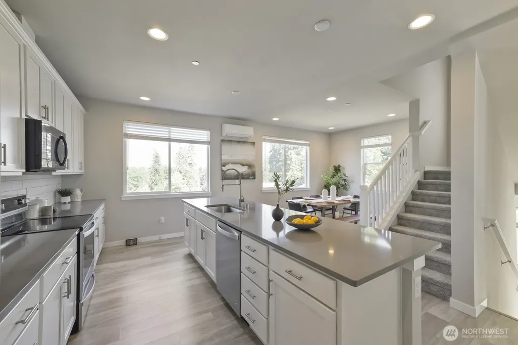 14715 Admiralty Way Lynnwood WA 98087