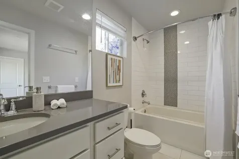 14715 Admiralty Way Lynnwood WA 98087