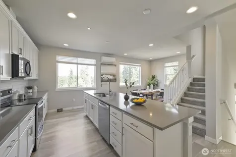 14715 Admiralty Way Lynnwood WA 98087