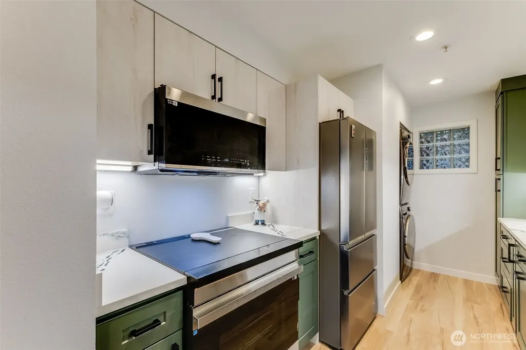 1504 Aurora Avenue N Seattle WA 98109