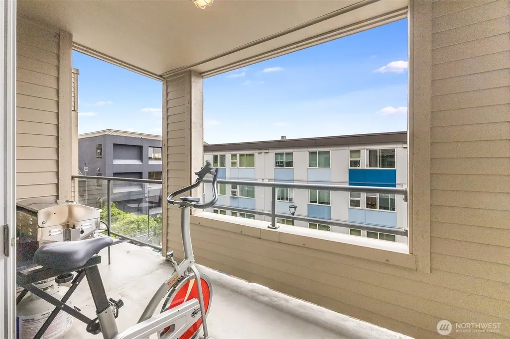 1504 Aurora Avenue N Seattle WA 98109