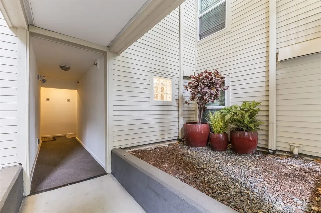 1504 Aurora Avenue N Seattle WA 98109
