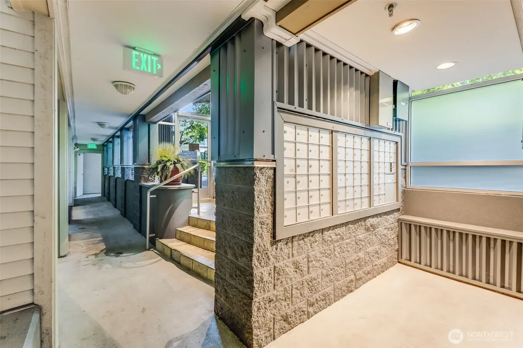 1504 Aurora Avenue N Seattle WA 98109