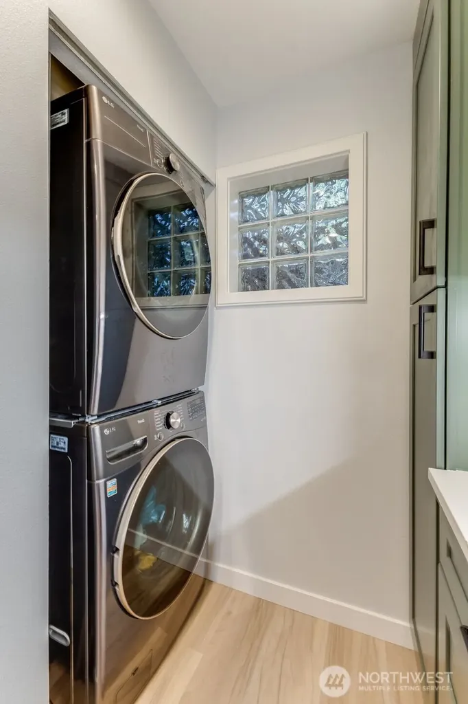 1504 Aurora Avenue N Seattle WA 98109