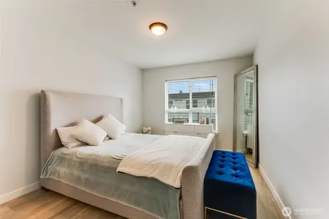 1504 Aurora Avenue N Seattle WA 98109