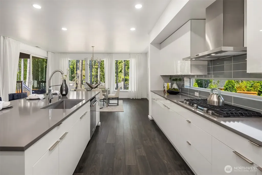 4912 Amherst Way SW Port Orchard WA 98367