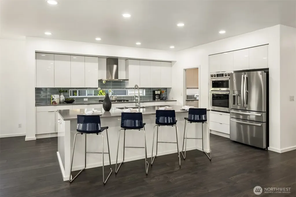 4912 Amherst Way SW Port Orchard WA 98367