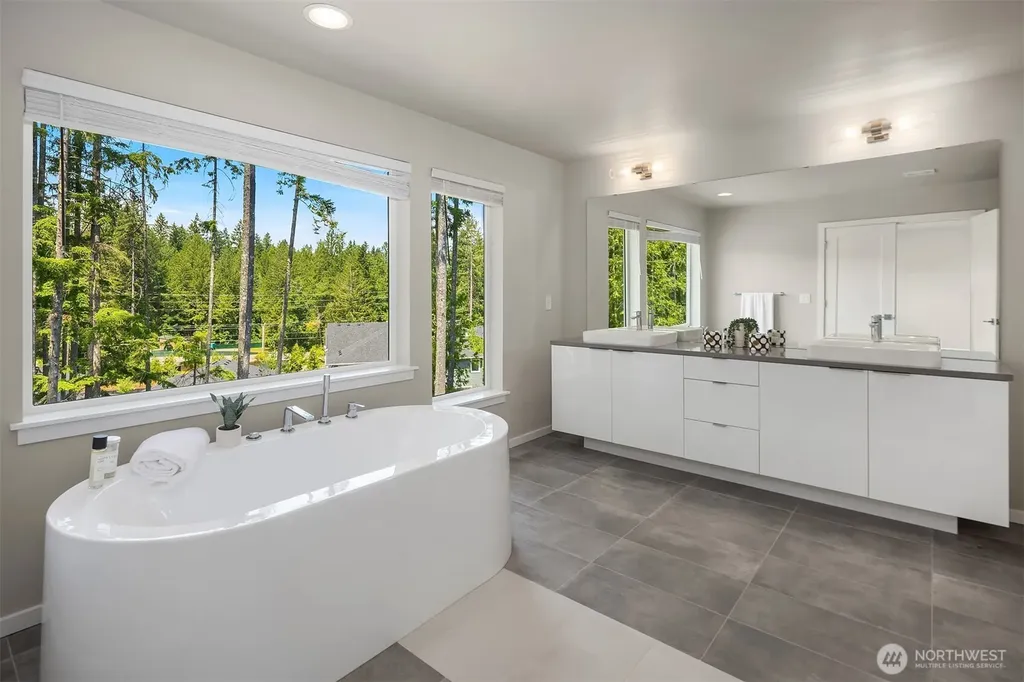 4912 Amherst Way SW Port Orchard WA 98367