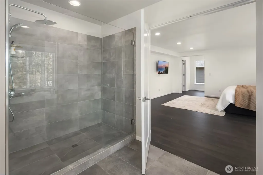 4912 Amherst Way SW Port Orchard WA 98367