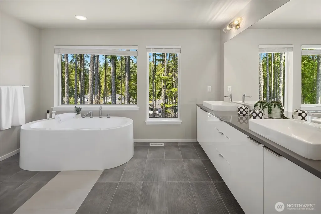 4912 Amherst Way SW Port Orchard WA 98367