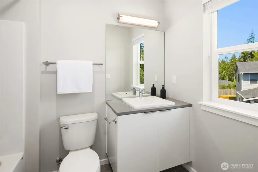 4912 Amherst Way SW Port Orchard WA 98367
