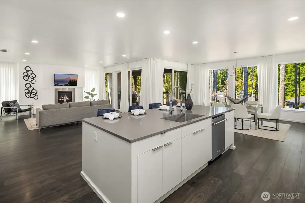 4912 Amherst Way SW Port Orchard WA 98367