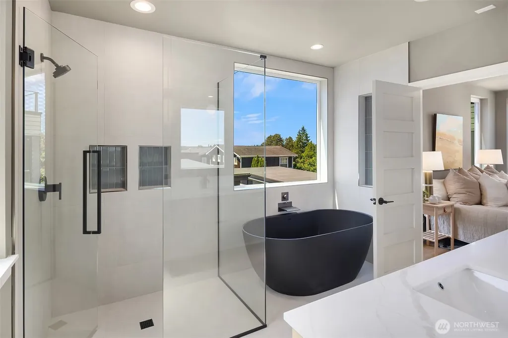 543 16th Avenue W Kirkland WA 98033