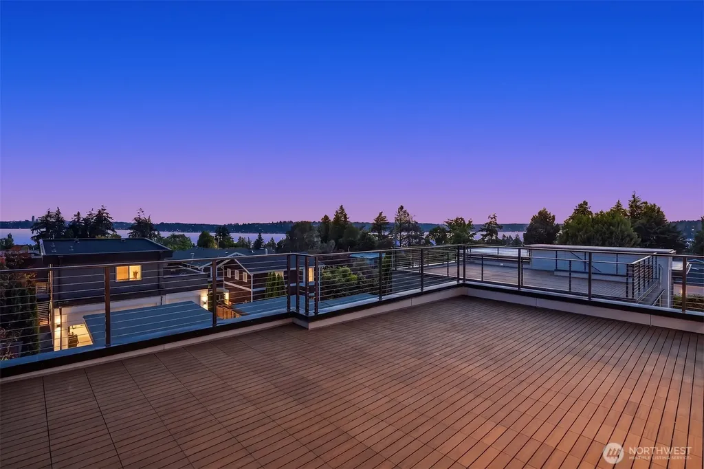 543 16th Avenue W Kirkland WA 98033