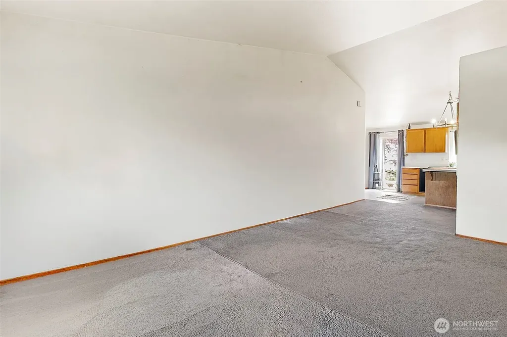 916 40th Avenue SW Puyallup WA 98373