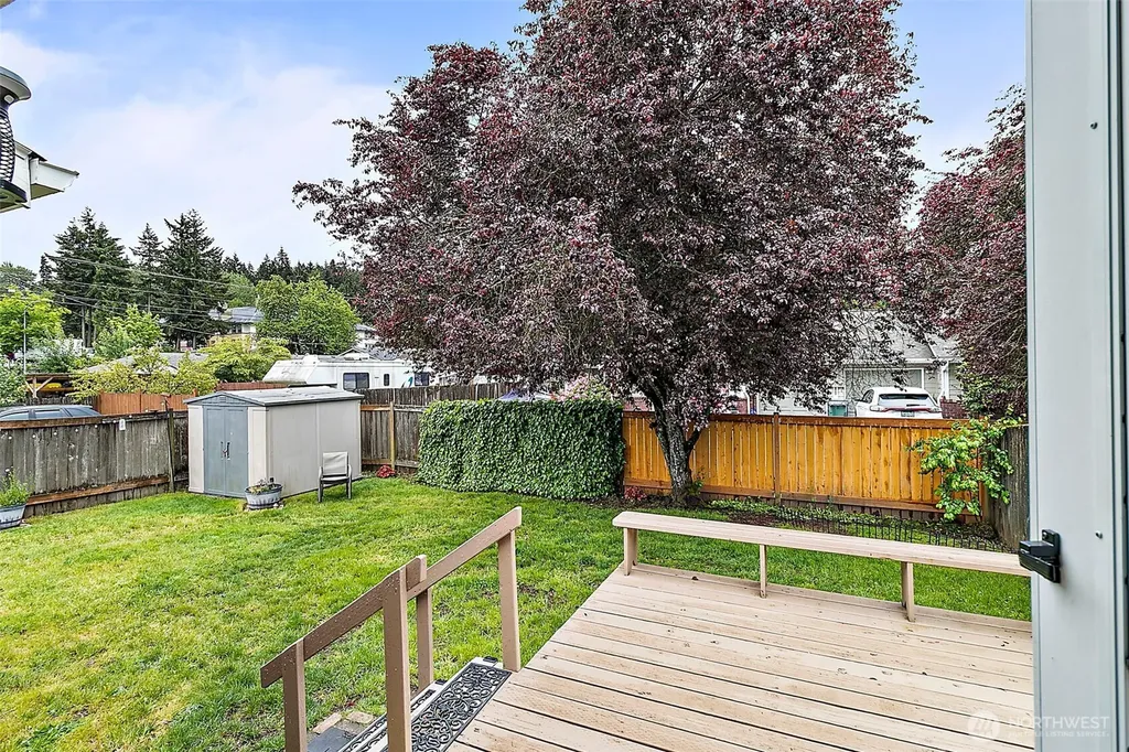 916 40th Avenue SW Puyallup WA 98373