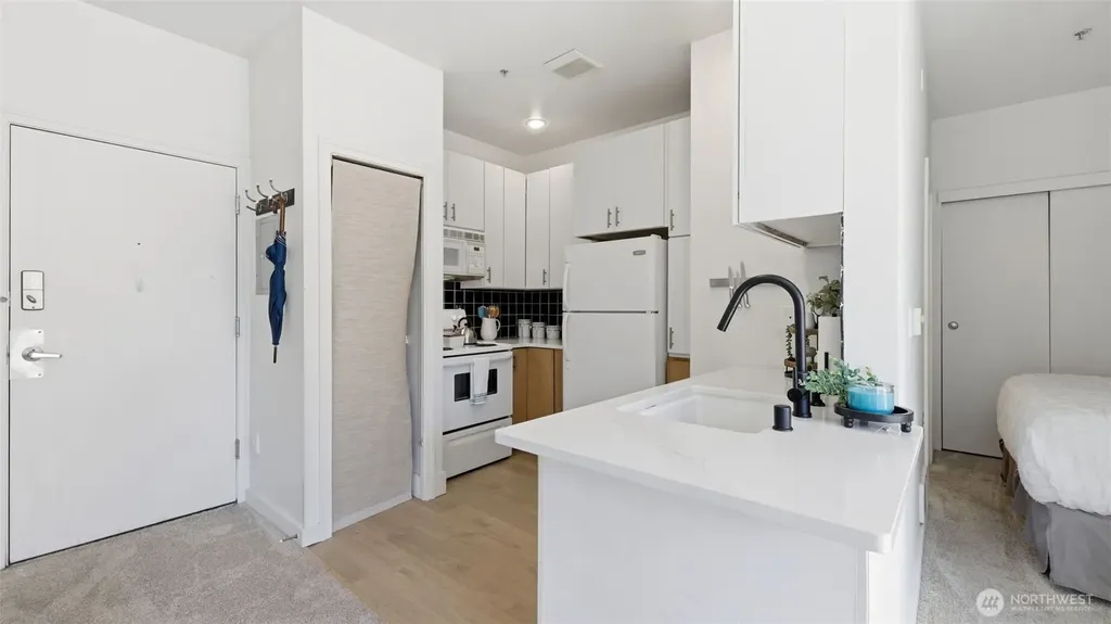 2414 1st Avenue Seattle WA 98121