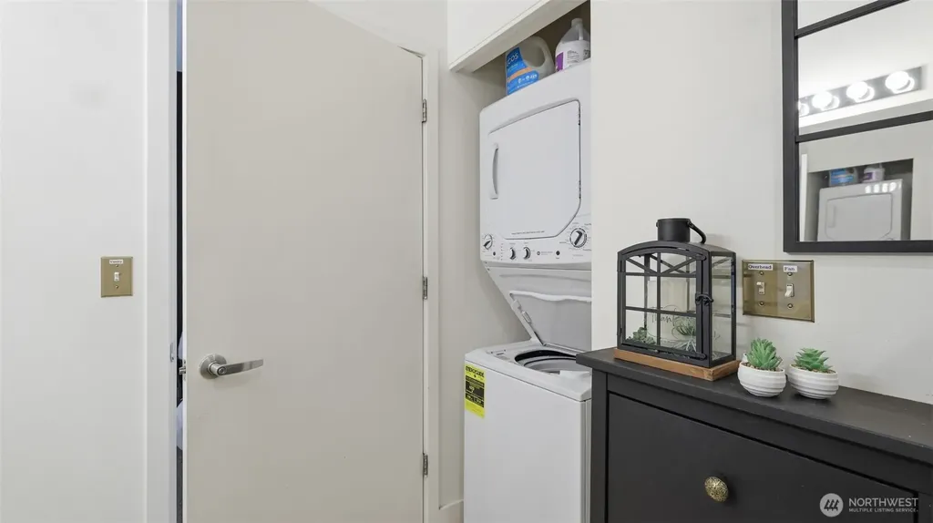 2414 1st Avenue Seattle WA 98121