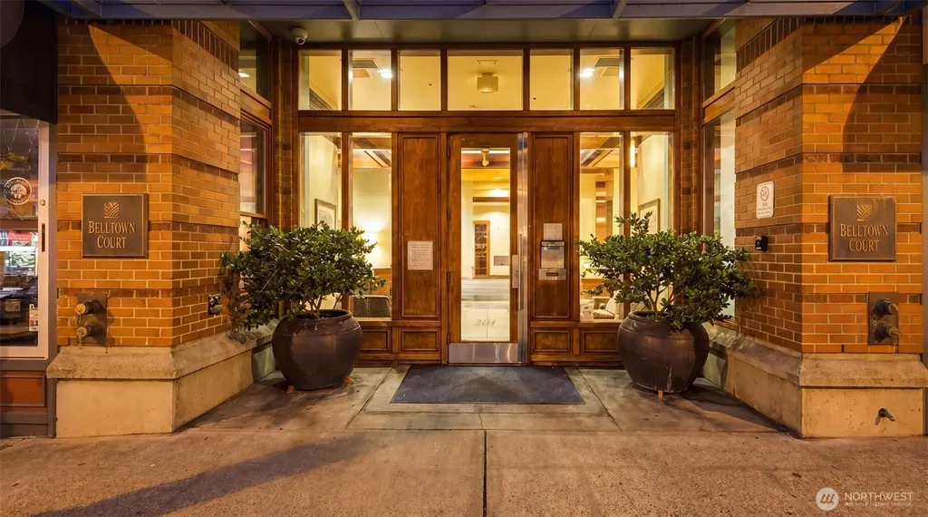 2414 1st Avenue Seattle WA 98121