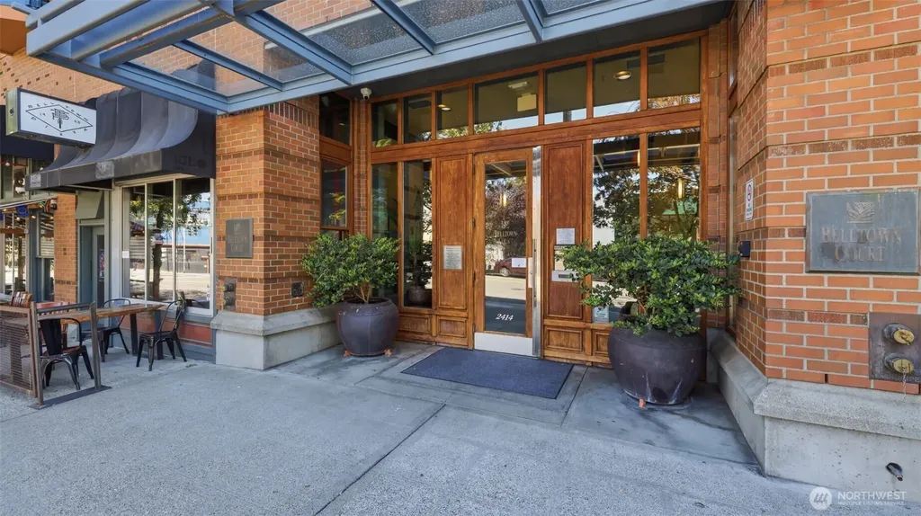 2414 1st Avenue Seattle WA 98121