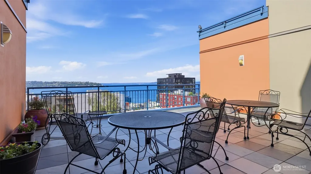 2414 1st Avenue Seattle WA 98121