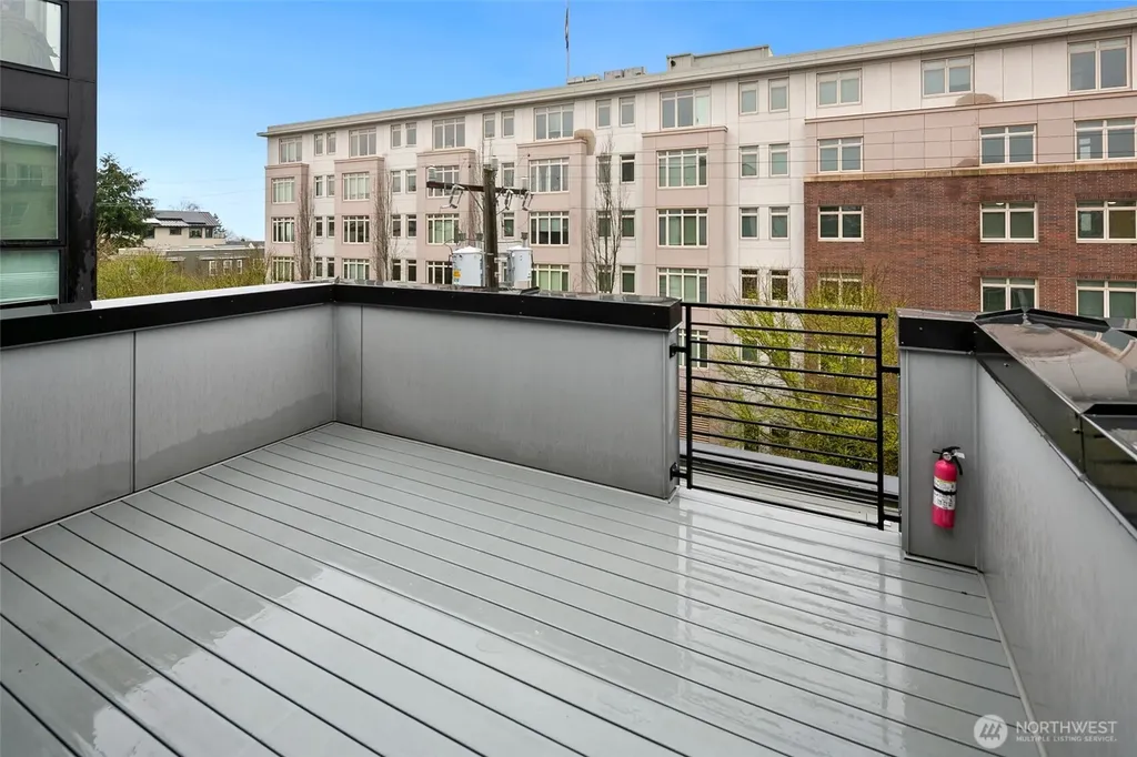 109 22nd Avenue E Seattle WA 98112