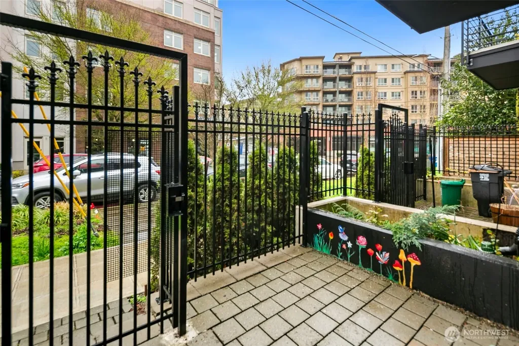 109 22nd Avenue E Seattle WA 98112