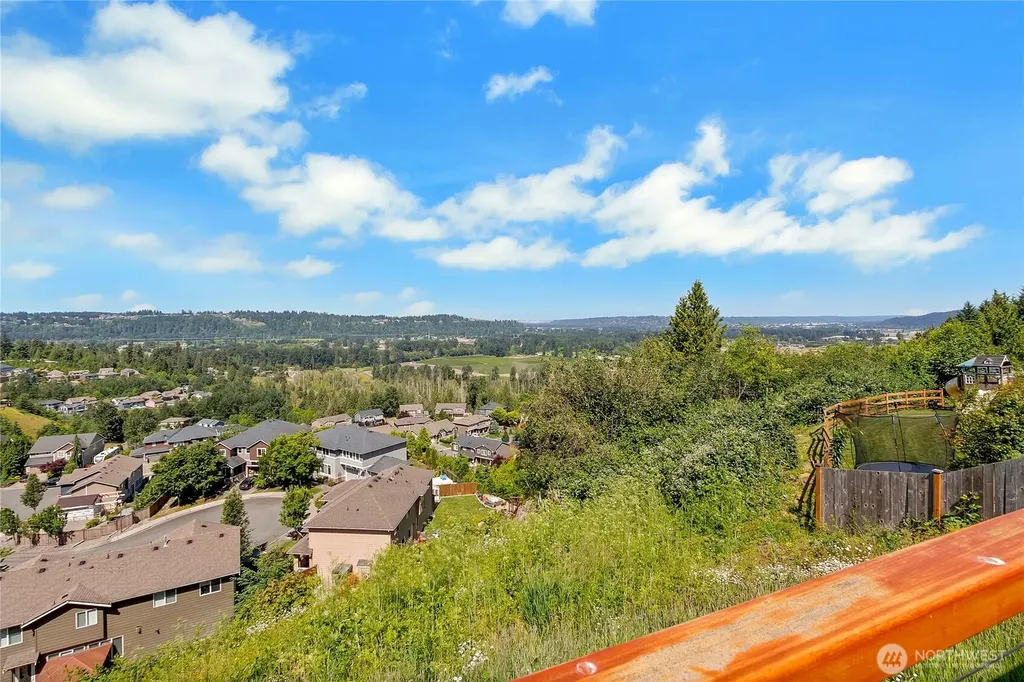 10901 174th Avenue E Bonney Lake WA 98391